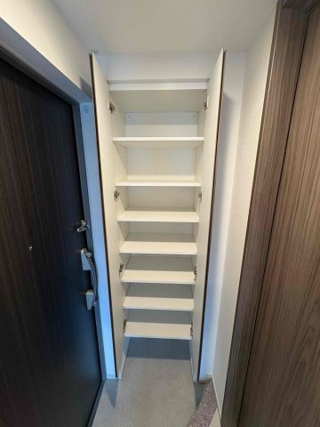 エヌステージ西船橋市川の玄関