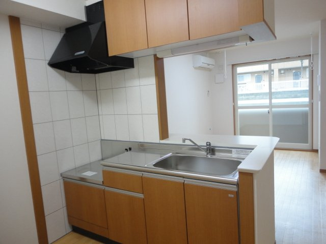 ウィズ・コートのキッチン|キッチン