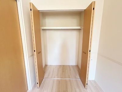 【収納】 | ロイヤルハイツ　フローラ | 洋室　クローゼット（イメージ）