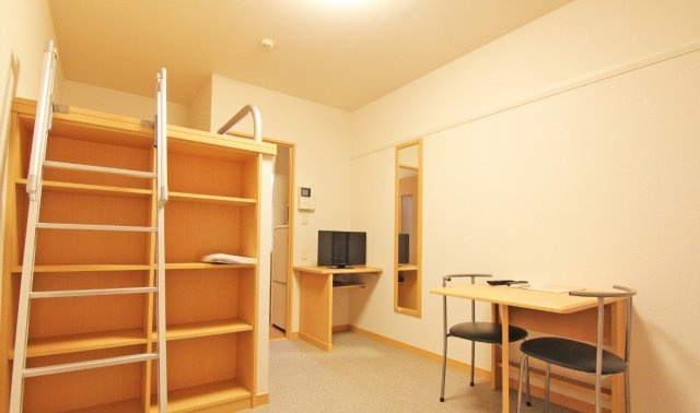 レオパレスカーサの居間・リビング