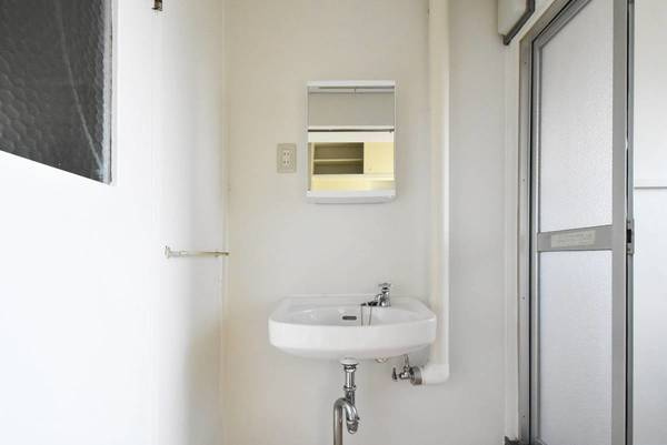 ビレッジハウス高岡野村2号棟の洗面所|ビレッジハウスの同一物件・同一タイプの間取りの写真です