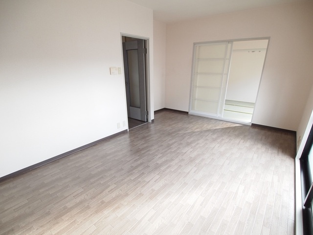 ローレル2の居間・リビング