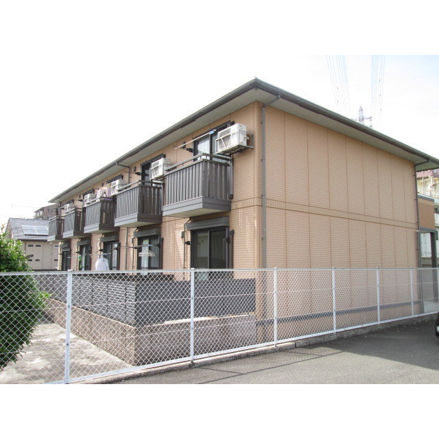 岐阜市茜部菱野３丁目のアパート