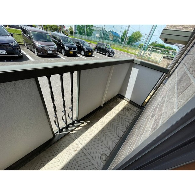 岐阜市日置江１丁目のアパートのバルコニー