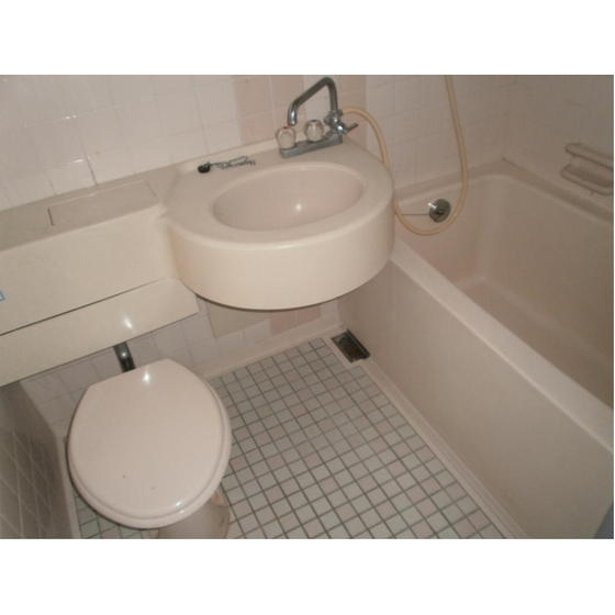 岐阜市北鶉５丁目のアパートの浴室