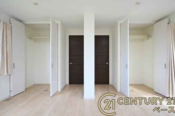 香芝市良福寺　一戸建の収納|■現地撮影写真■冬物のコートや季節のものなどたくさんしまえる広さ！
