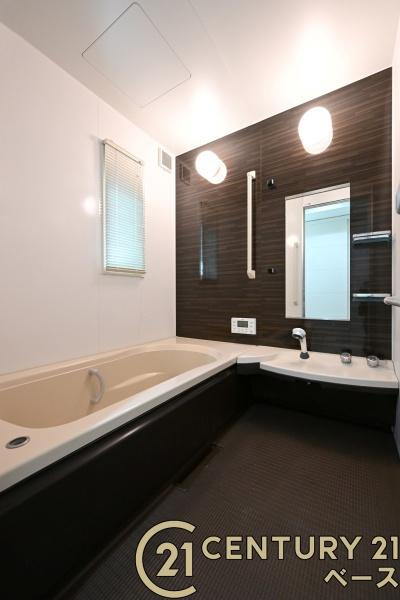 香芝市良福寺　一戸建の浴室|■現地撮影写真■ゆったり１坪サイズ！足を伸ばしての入浴は疲れも癒してくれます！