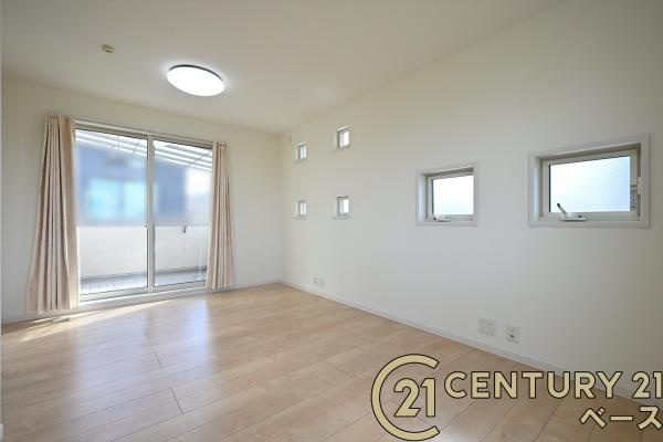 香芝市良福寺　一戸建の洋室|■現地撮影写真■日当たりのよい明るい雰囲気の洋室です！