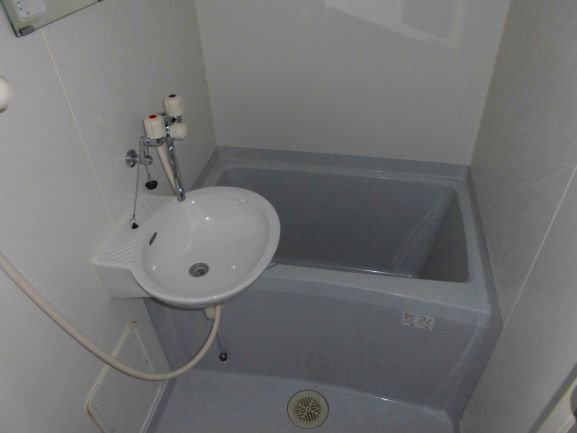 レオパレスフィールド　Ⅲの浴室|バス・トイレ別