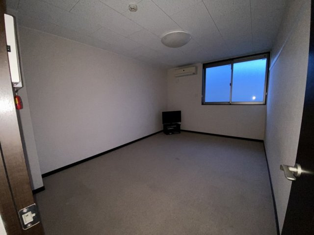 レオネクストパインヒルの居間・リビング|2階の写真です。