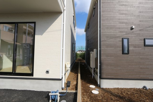 【Cradle garden】小平鈴木町第11の外観|小金井公園まで1700m 都立小金井公園は、大きな芝生やドッグランやバーベキュー場、ソリゲレンデ、サイクリングコースなど多彩な施設が集まり、週末にはたくさんの家族連れで賑わいます。