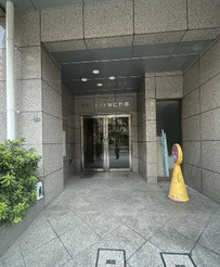 サウスサイドなにわ筋のエントランス