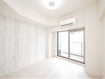 【居間・リビング】 | プレサンス福島ミッドエル | 使いやすい洋室です