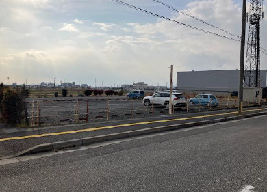 野洲市辻町の事業用地の外観