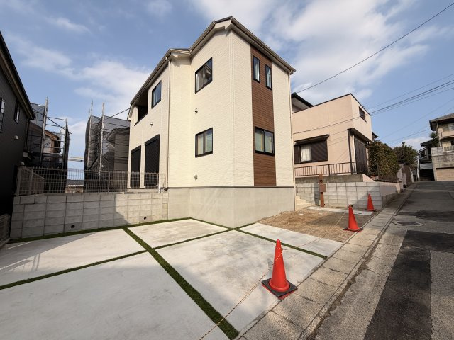 東区香住ヶ丘5丁目　B号棟の外観