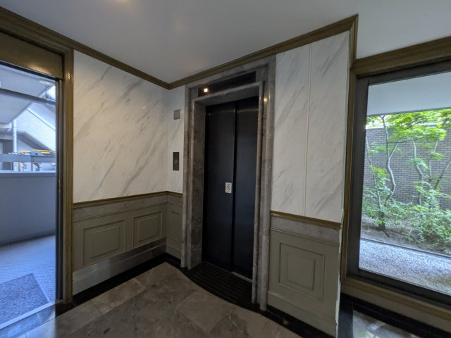 【エントランス】