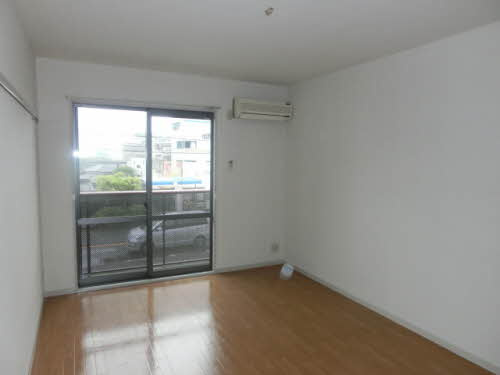 ディアス吾妻の洋室