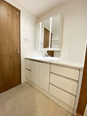 【洗面所】 | ヨコハマアイランドガーデン | 広い洗面スペース
