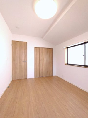 【洋室】 | 相模原市南区西大沼五丁目戸建 | 明るい洋室です