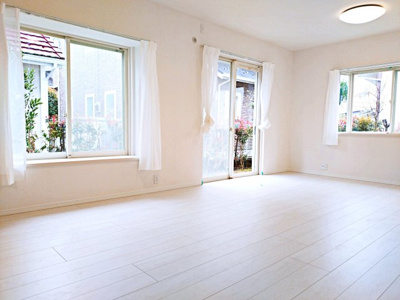 【居間・リビング】 | 横浜市青葉区美しが丘西二丁目戸建 | リビングです