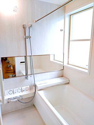 【浴室】 | 横浜市青葉区美しが丘西二丁目戸建 | コンパクトで使いやすいお風呂です