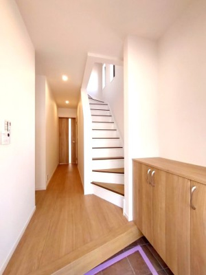 【玄関】 | 横浜市栄区公田町戸建② | 玄関です