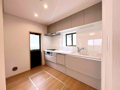 【キッチン】 | 逗子市沼間三丁目戸建 | キッチンでお料理をお楽しみください