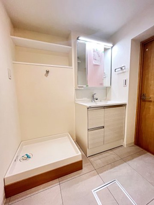 【独立洗面台】 | 本厚木リバーサイドマンション参番館 | 独立洗面台で身支度をすべて済ませてしまいましょう