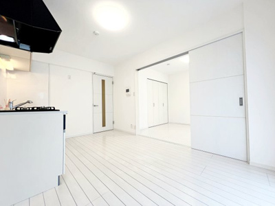 【居間・リビング】 | フローレンスパレス左近山 | 居間です