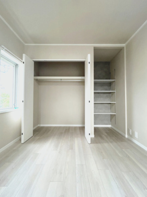 【洋室】 | 多摩川久地パークハイツ | 約9.4帖洋室 収納になります。