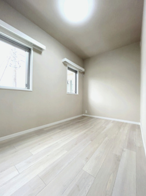 【洋室】 | 多摩川久地パークハイツ | 約4.5帖の洋室です。
お子様のお部屋にいかがでしょうか。
