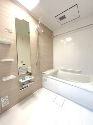 【浴室】 | 多摩川久地パークハイツ | 追い焚き機能・乾燥機完備のユニットバスです！1318のゆったりサイズ♪

