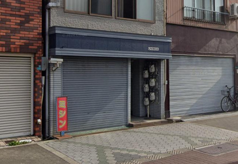 大阪市平野区流町１丁目の店舗事務所のエントランス