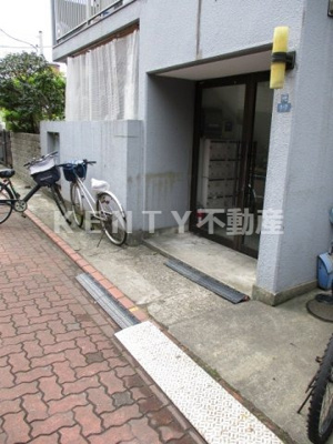 【エントランス】 | 吉井コーポ | 建物の内部です