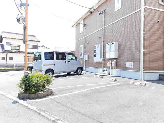 アロッジオの駐車場