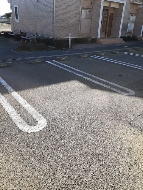 サンリットガーデンAの駐車場