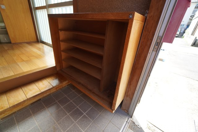 宮脇町戸建のエントランス