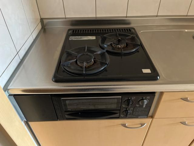 Ｂｅｌｌ　Ｆｌｏｒａのキッチン|2口ガスコンロ