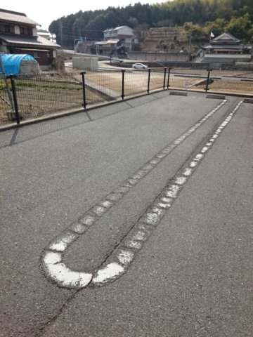 グラン・エスペールＡ棟の駐車場