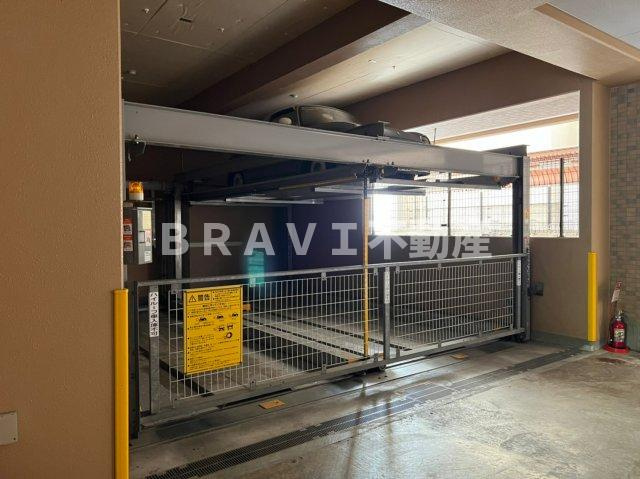 プレサンス大手前パークサイドⅡ　BRAVI不動産の駐車場|【プレサンス大手前パークサイドⅡ】駐車場があります