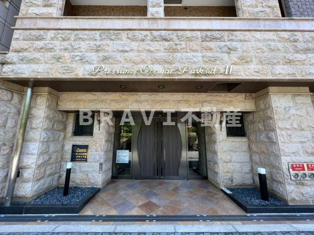 プレサンス大手前パークサイドⅡ　BRAVI不動産のエントランス|【プレサンス大手前パークサイドⅡ】ゆとりのあるエントランスです