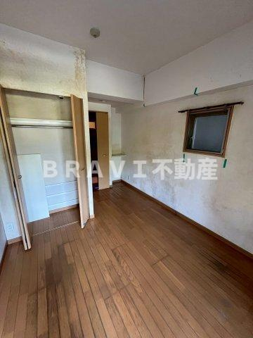 プレサンス大手前パークサイドⅡ　BRAVI不動産の居間・リビング|【プレサンス大手前パークサイドⅡ】こちらの居間で趣味の時間をお楽しみください