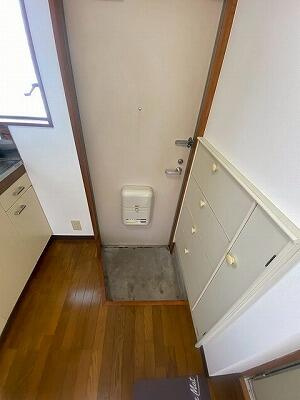 ReLife南水元の玄関