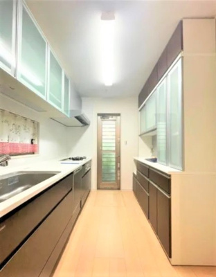 【キッチン】 | 【仲介手数料２３０万円が無料！！】 ■リフォーム済 ■３ＬＤＫ＋車庫 ■３年保証付き | 【仲介手数料２３０万円が無料！！】
■リフォーム済
■３ＬＤＫ＋車庫
■３年保証付き
■内覧可