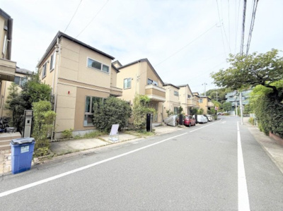 【外観】 | 【仲介手数料２３０万円が無料！！】 ■リフォーム済 ■３ＬＤＫ＋車庫 ■３年保証付き | 【仲介手数料２３０万円が無料！！】
■リフォーム済
■３ＬＤＫ＋車庫
■３年保証付き
■内覧可