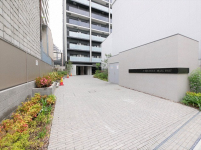 【エントランス】 | S-RESIDENCE阿波座WEST | 落ち着いたエントランスです