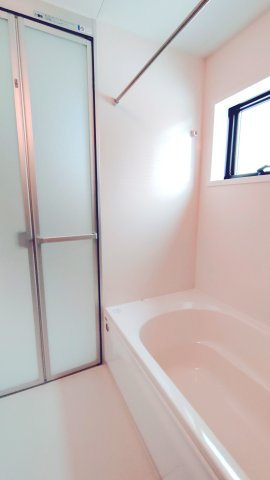 東大阪市日下町7丁目新築戸建の浴室