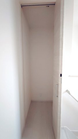 東大阪市日下町7丁目新築戸建の収納|2階廊下収納