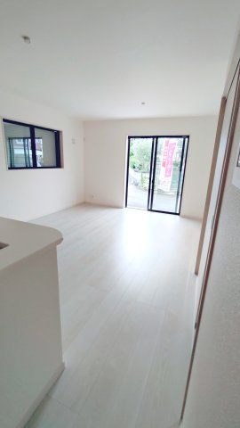 東大阪市日下町7丁目新築戸建の居間・リビング