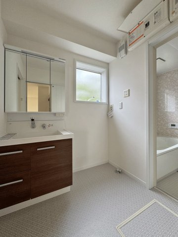 名取市愛島台6丁目　エコで快適な住まい♪の独立洗面台